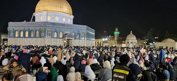 125 الف مصلٍ أدوا اليوم صلاة الجمعة الثالثة من شهر رمضان المبارك في رحاب المسجد الاقصى